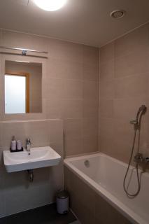 Modern Apt with Own Parking - Prague - 2