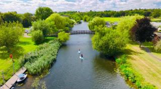 Luxury River Front Lodge - Alveston - 8