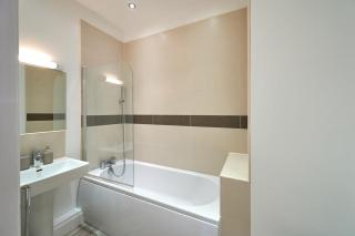 Stunning 2 Bedroom Apartment in Preston - Preston - 7