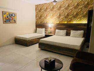 Tulip Hotel - Karachi - 8