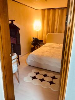 Cozy guesthouse, 10 minutes from SNU Entrance Station, accommodation in Sharosu-gil, OTT, Nespresso machine, within 25 minutes by subway to Hongdae, Gangnam, Seongsu, Gwanaksan, up to 5 people - Seoul - 6