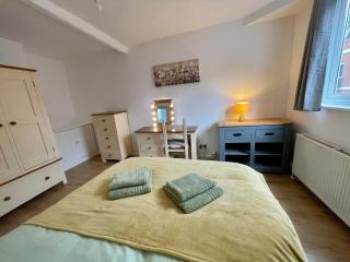 Top Floor Apartment - Exeter - 8