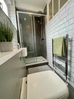 Top Floor Apartment - Exeter - 1