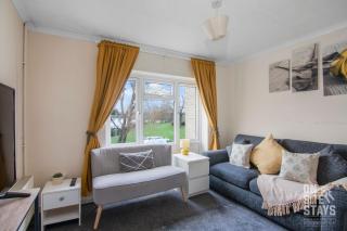 Contractors 4 Bed with Parking - Hatfield - 2