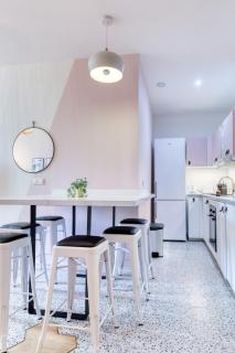 Pink Design 2BDR Flat in the Heart of Bastille - 2