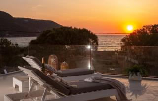 Coastal Chic Luxury Villa La Reina in Ai Giannis - 2