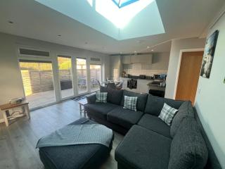Modern apartment near the beach free parking - - 0