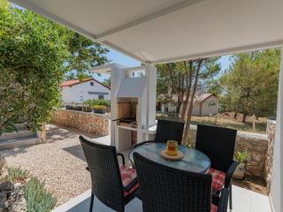 Charming Apartments Tome with Pool - 8