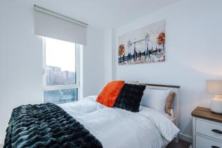 Free Parking, City Centre 3Bed Apartment, Balcony With Amazing Views, Sleeps 6 - 7