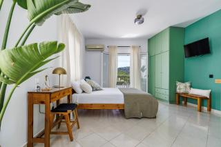 Theros Holiday Home - 0