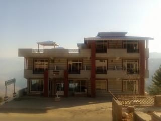 Hills View Hotel - - 0
