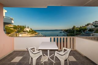 Holiday Home Sirena in Okrug Gornji - 8