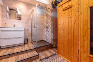 Central Apt: With Sauna, Garden and Landmark View - Bristol - 3