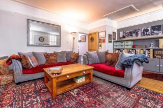 Central Apt: With Sauna, Garden and Landmark View - Bristol - 8