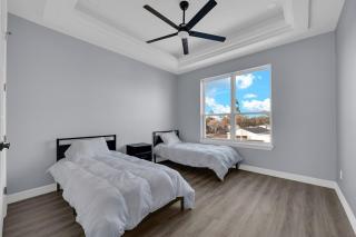 Relax and Unwind in this Modern Spacious Townhome - 7