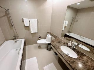 The Prime 11 Sukhumvit 11 2BR near BTS Nana - 1