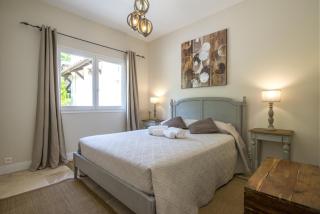 Spacious villa in Tourrettes-sur-Loup with Private Lake access Sleep 16 - Tourrettes-sur-Loup - 2
