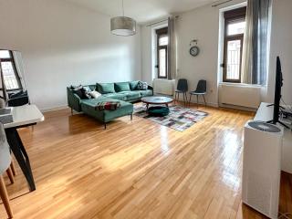 Historic Apartment in Center - Sarajevo - 9