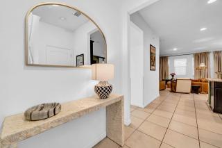 5BR Luxury Home - Pool, Games & BBQ Near Disney - Davenport - 3