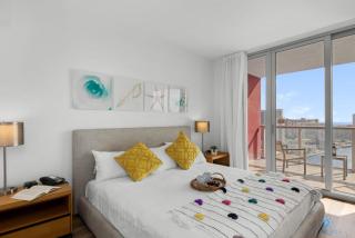 MODERNResortBALCONY - Hallandale Beach - 0