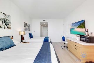 MODERNResortBALCONY - Hallandale Beach - 7