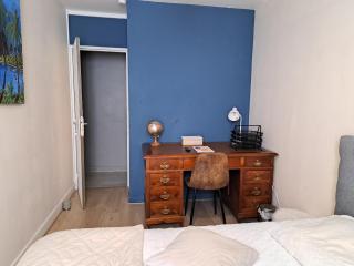 Chambre Spacieuse - Dressing - SDB communes - Parking Privé - Nîmes - 6