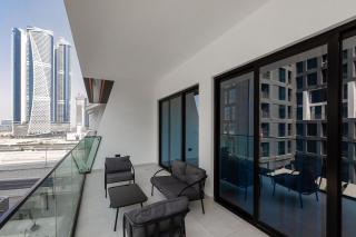 Cozy 1BDR apartment Binghatti Canal Business Bay - 2