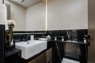 Cozy 1BDR apartment Binghatti Canal Business Bay - 1