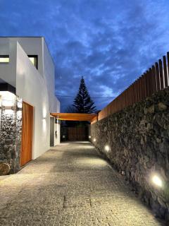 Lotus House - Heated Pool & Jacuzzi near the Beach - 2