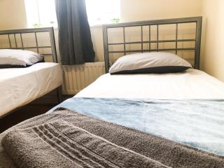 Harrow Cozy Stay Near Metro Station - Harrow - 1