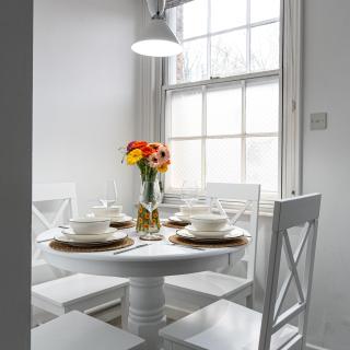 Central Stamford Apartment with private parking - Stamford - 8