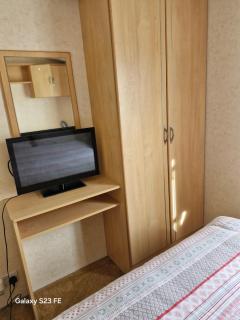 3 Bed Caravan - Sleeps 8 - Pets Allowed - Pool - Chapel Saint Leonards - 9