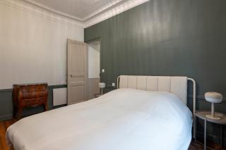 2 bdr apt Saint Lazare Galeries Lafayette Paris 8 - Paris - 5