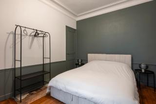 2 bdr apt Saint Lazare Galeries Lafayette Paris 8 - Paris - 6