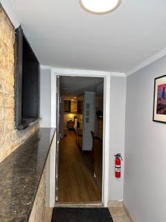Modern Studio in Lincoln Park - Chicago - 7