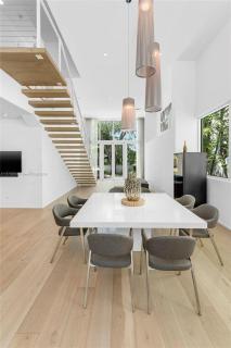 Villa Tranquil Luxe Modern Oasis with Private Pool in Miami Beach - 5