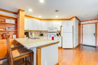 Near Hiking Trails Gatlinburg Condo with Sauna! - Gatlinburg - 2