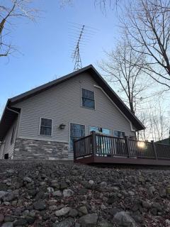 Woodlawn Lakeside Retreat - 2 BR Waterfront Cabin - 3