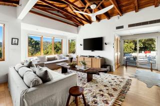 Hillside Hideaway with Deck And Spa in Topanga Canyon - Topanga - 2
