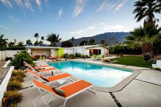 House of the Sun MCM Home With Pool And Hot Tub - Palm Springs - 0