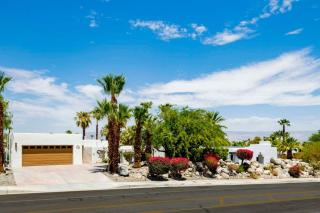 Sunsplash Retreat - Pool with Mountain Views - Palm Springs - 5
