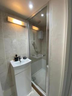 Hidden Terraced STUDIO FLAT in Central London - London - 7