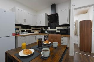 Stylish Apartment In City Centre - Walk Everywhere - Cardiff - 1