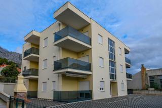 Compass Luxury Apartment - 8