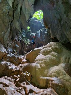 FYLL Homes - Ysabella Suite Stylish Art Deco 1-Bed Apartment with FREE Parking Near Pagsanjan Falls & Caliraya - 2