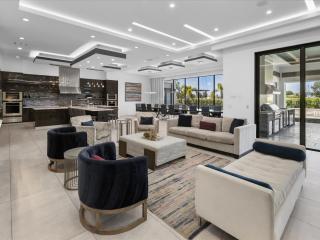 The Remarkable Retreat-TT312 - 1