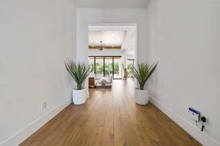 The Ultra-Modern Mansion-TT387 - 8