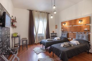Lodge&Art San Francesco Hostel - Trieste - 0