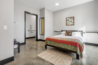 First Floor Room With Chef's Kitchen And Pool - Pacific - 9