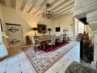 Château des Archevêques avec parc dans un village - 5